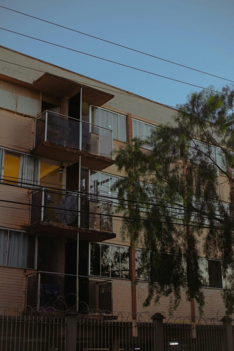 Manutenção de vidros em áreas externas da casa