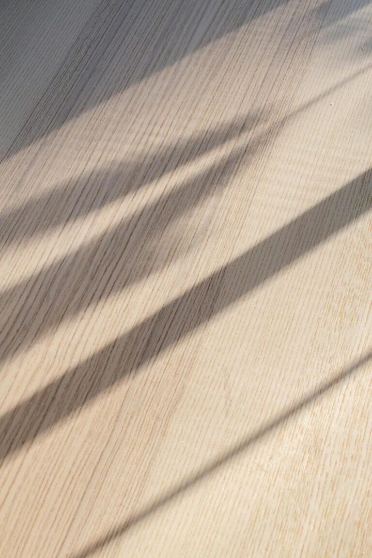 Piso Vinílico ou Laminado: Qual o Ideal para sua Casa?