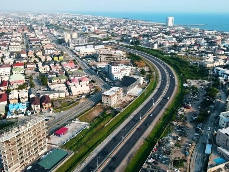 Como a análise do terreno reduz custos na construção